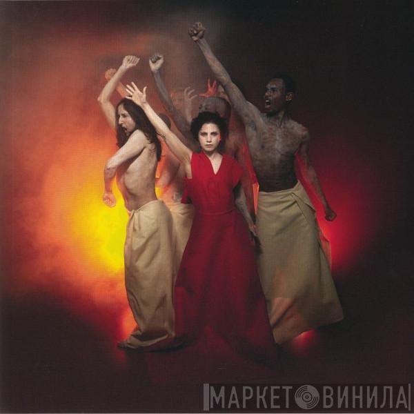 آمال المثلوثي - Everywhere We Looked Was Burning