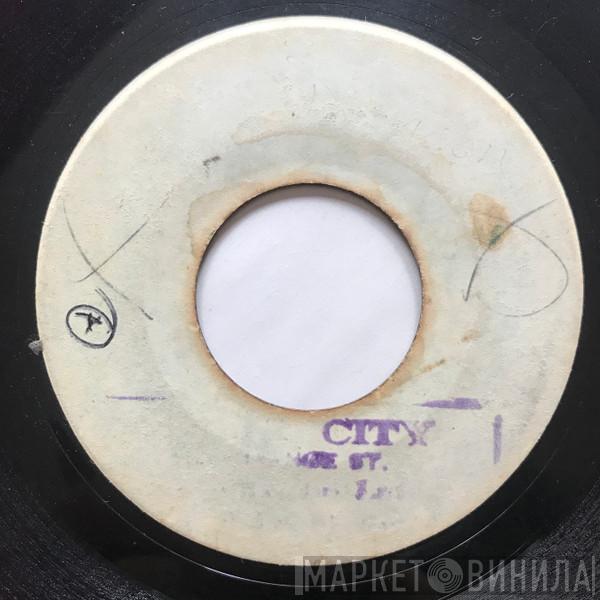 & King Scratch  / The Dynamites   Roland Alphonso  - Deacon Johnson / So Good (Rinky Dink)