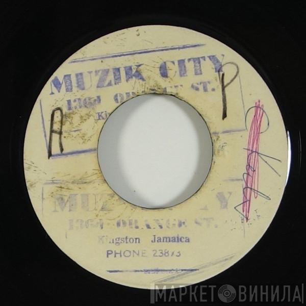 & Roland Alphonso / The Skatalites  Lee Perry  - Christine Keeler / Feel Like Jumping