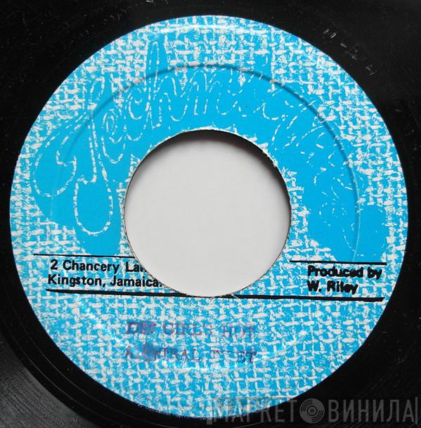  Admiral Tibet  - Dis Girl's Hot