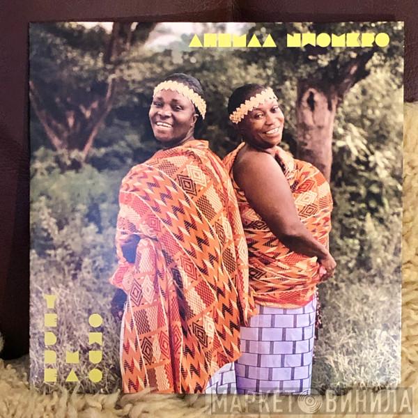 Ahemaa Nwomkro - Yebre Ma Owuo / Nana Koda Gye Me