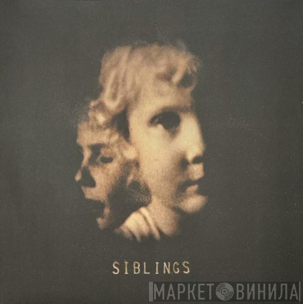 Alex Somers - Siblings