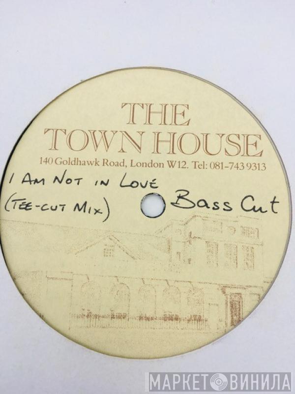  Basscut  - I'm Not In Love