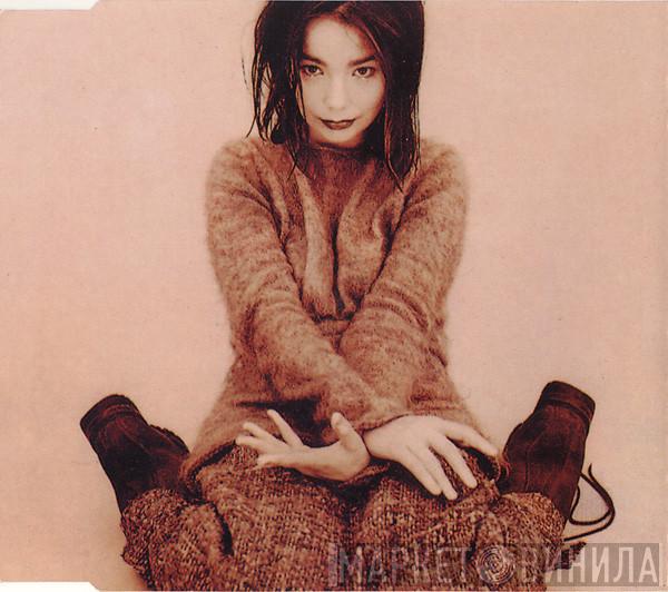  Björk  - Violently Happy