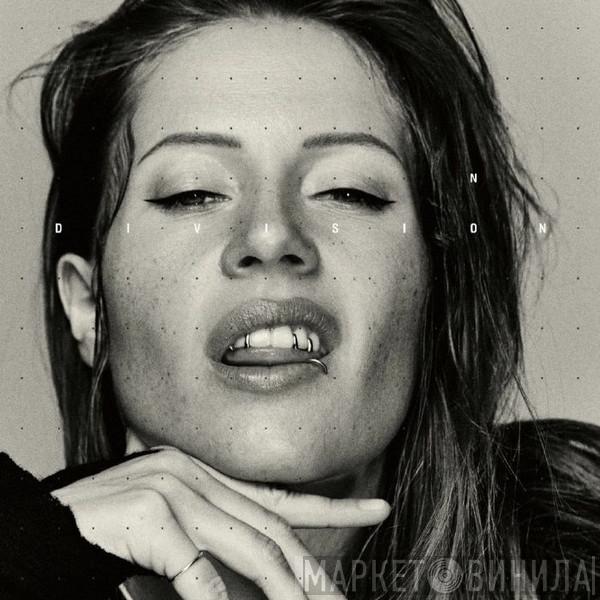 Charlotte De Witte - No Division