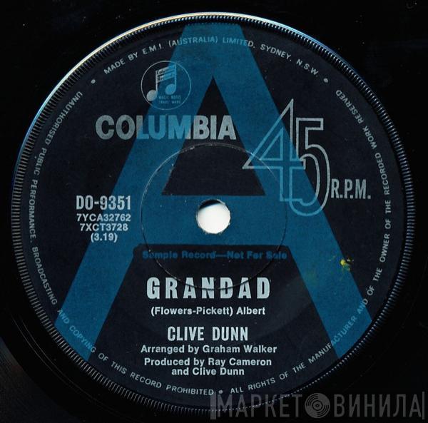  Clive Dunn  - Grandad