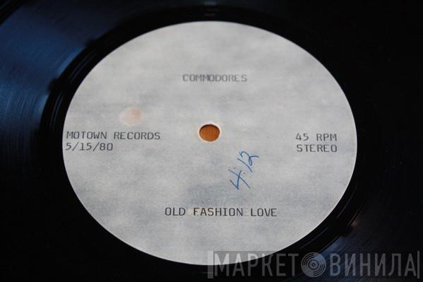  Commodores  - Old Fashion Love