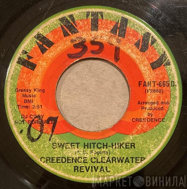  Creedence Clearwater Revival  - Sweet Hitch-Hiker / Door To Door