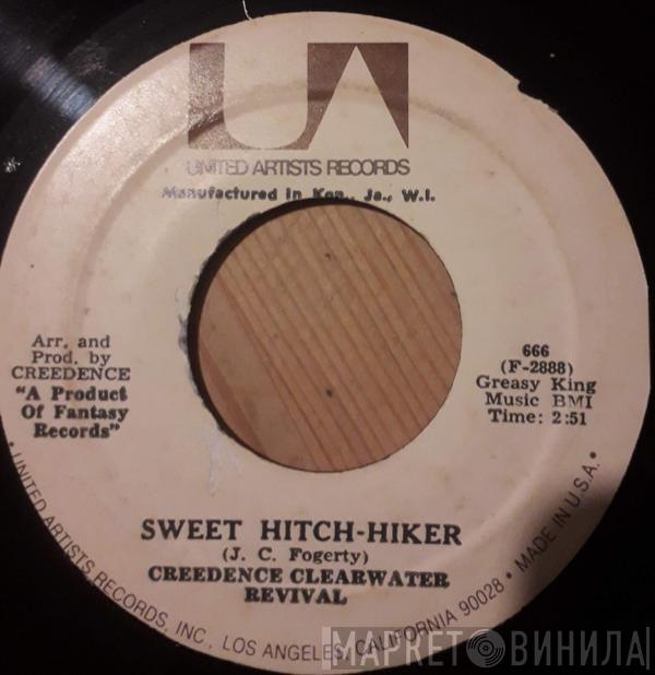  Creedence Clearwater Revival  - Sweet Hitch-Hiker / Door To Door