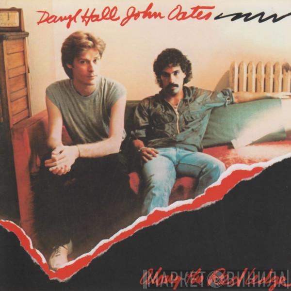  Daryl Hall & John Oates  - Along The Red Ledge