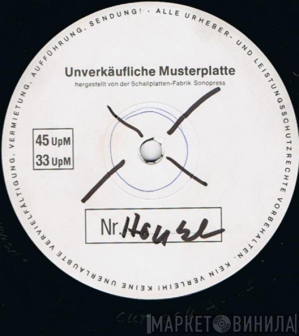  Deskee  - Let There Be House