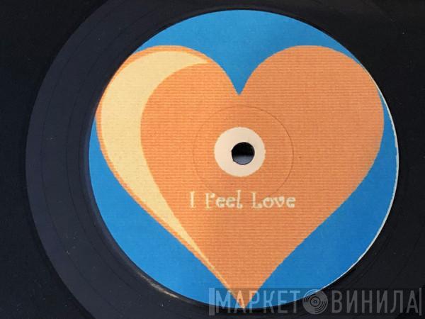  Donna Summer  - I Feel Love