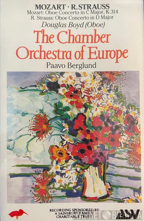 , Douglas Boyd , The Chamber Orchestra Of Europe , Wolfgang Amadeus Mozart  Richard Strauss  - Oboe Concerti