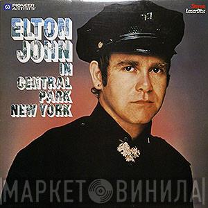  Elton John  - In Central Park New York