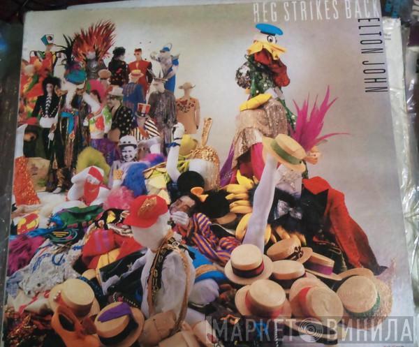  Elton John  - Reg Strikes Back