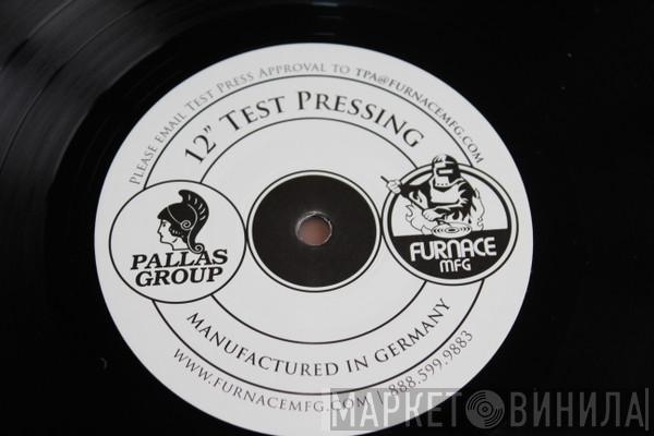  Eric Clapton  - August