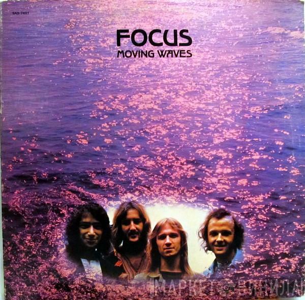  Focus   - Moving Waves