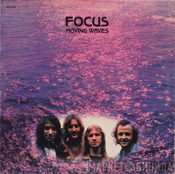  Focus   - Moving Waves