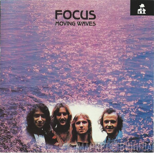  Focus   - Moving Waves