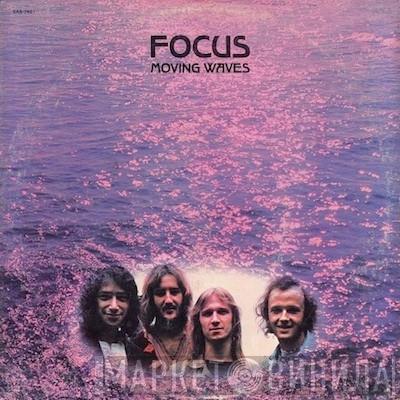  Focus   - Moving Waves