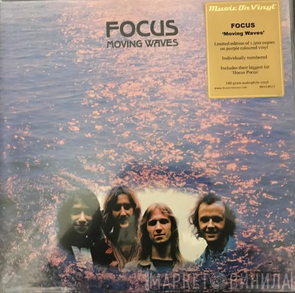  Focus   - Moving Waves