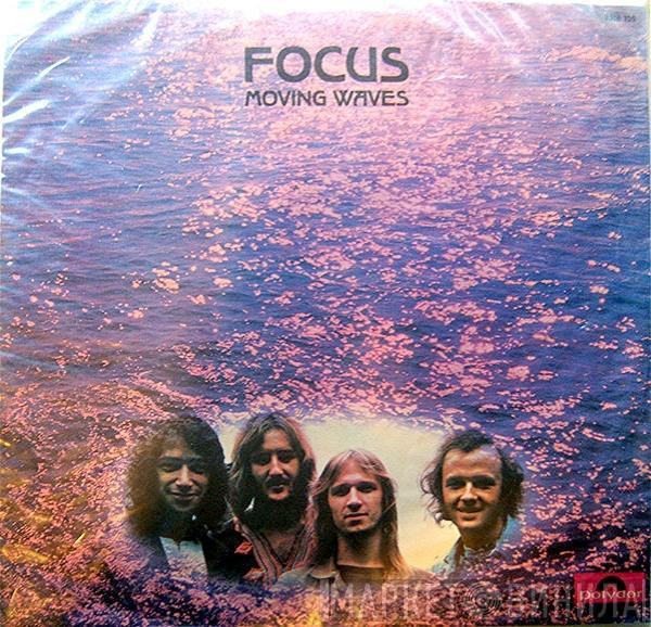  Focus   - Moving Waves