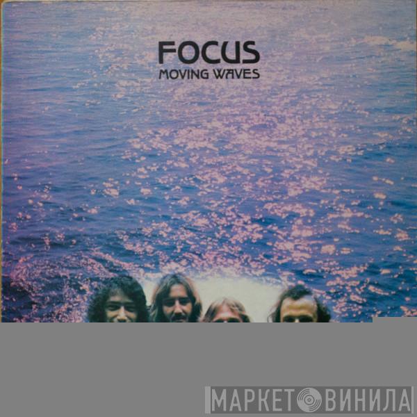 Focus  - Moving Waves