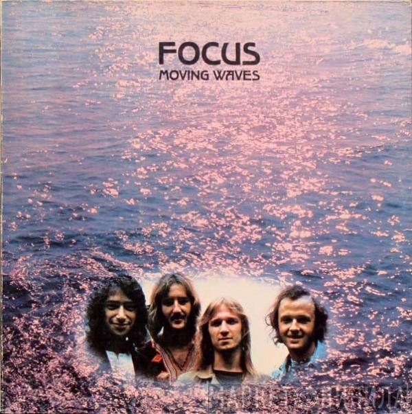  Focus   - Moving Waves
