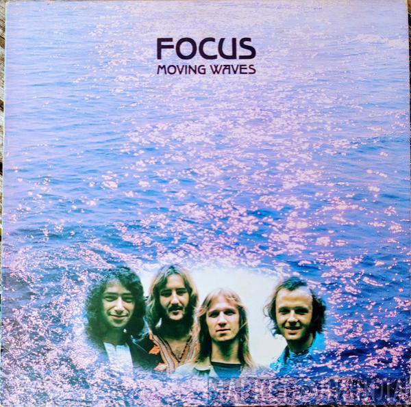  Focus   - Moving Waves