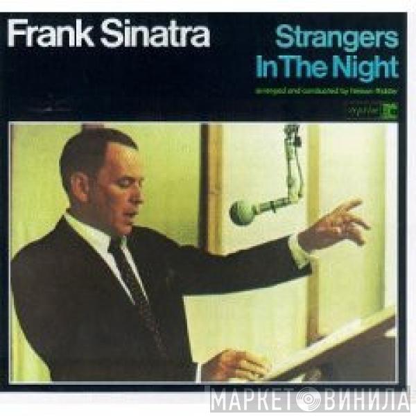 Frank Sinatra - Strangers In The Night