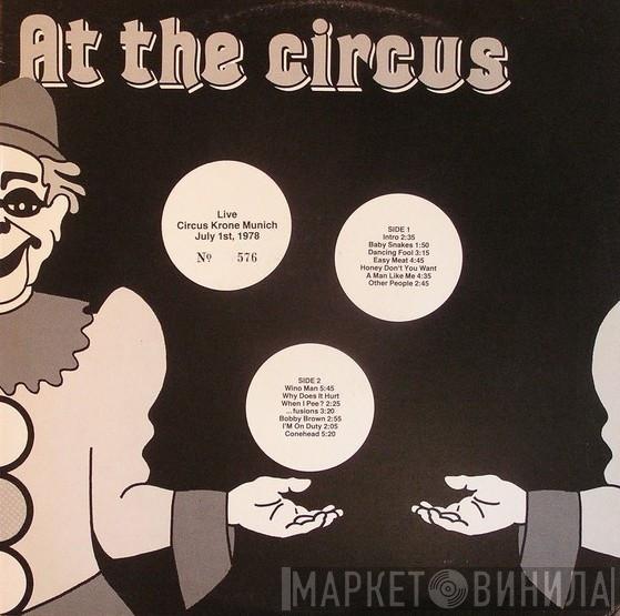  Frank Zappa  - At The Circus