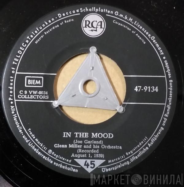  Glenn Miller And His Orchestra  - Moonlight Serenade / In The Mood