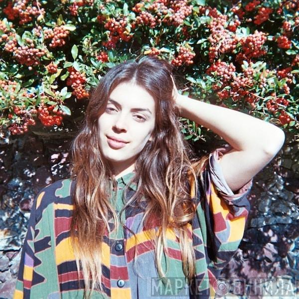 Julie Byrne - Rooms With Walls And Windows