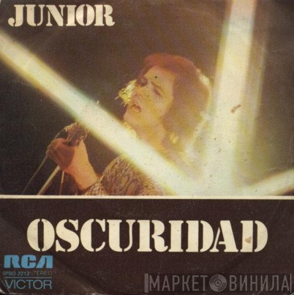 Junior  - Oscuridad