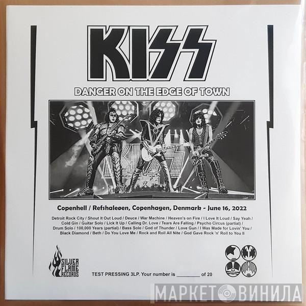  Kiss  - Danger On The Edge Of Town