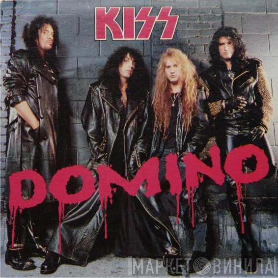  Kiss  - Domino
