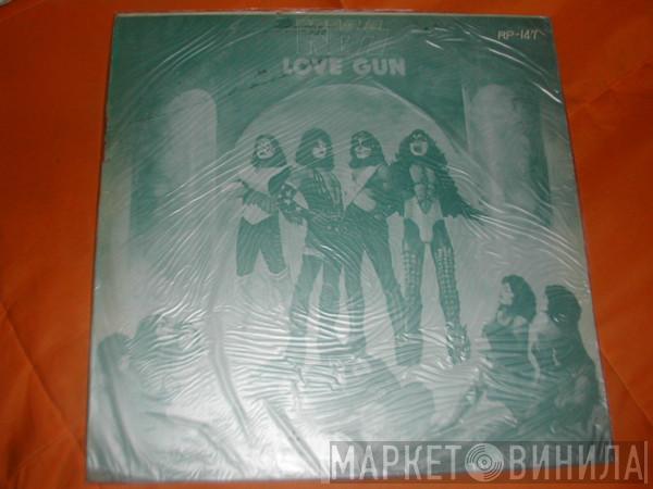  Kiss  - Love Gun