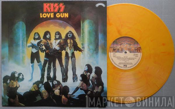  Kiss  - Love Gun