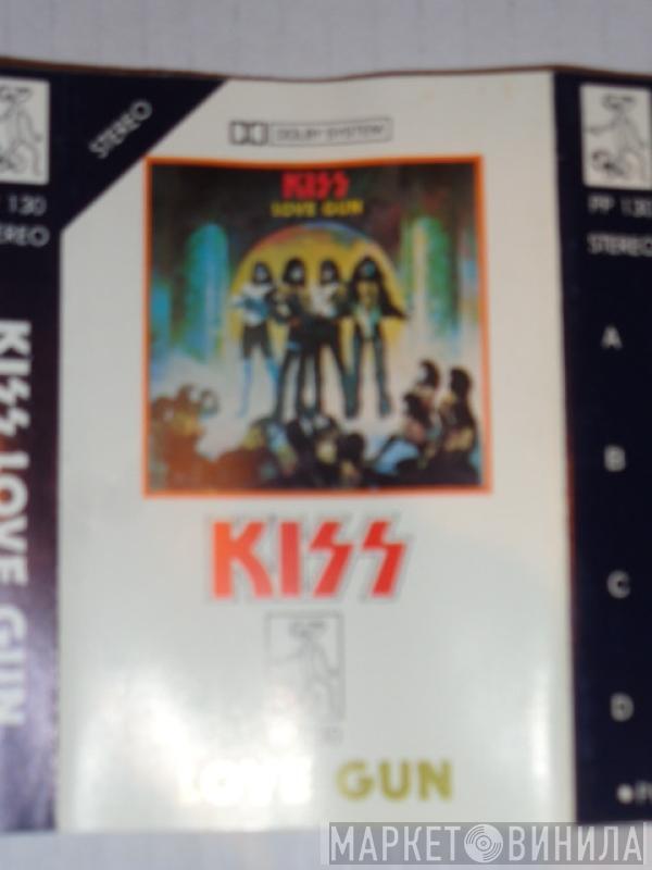  Kiss  - Love Gun