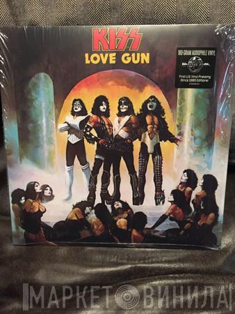  Kiss  - Love Gun