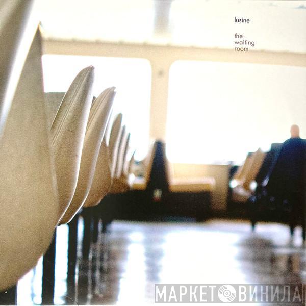  L'usine  - The Waiting Room