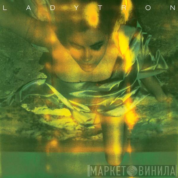  Ladytron  - Ambulances
