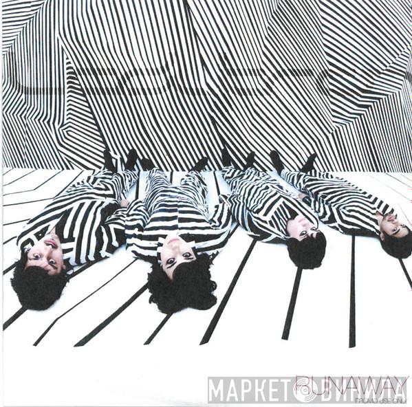  Ladytron  - Runaway
