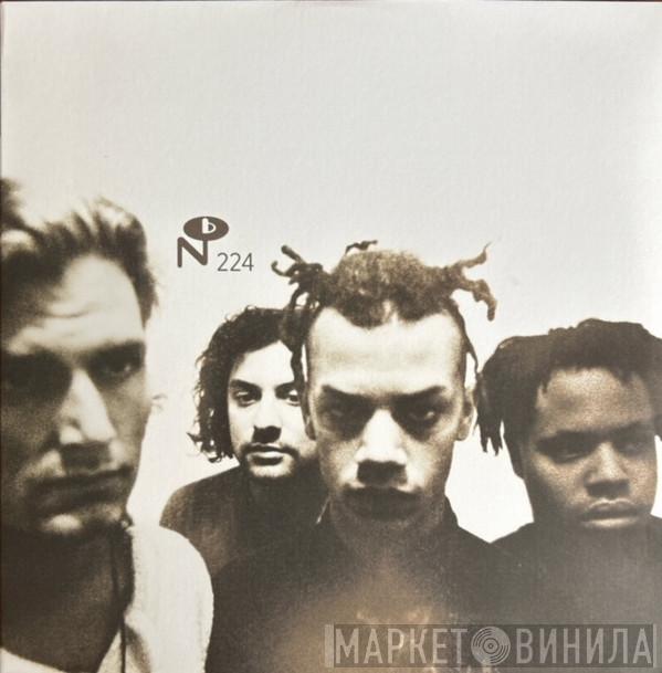 Majesty Crush - Butterflies Don't Go Away