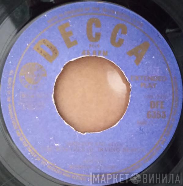  Mantovani And His Orchestra  - Plays The Waltzes Of Irving Berlin