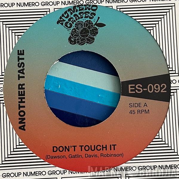 Maxx Traxx - Don't Touch It