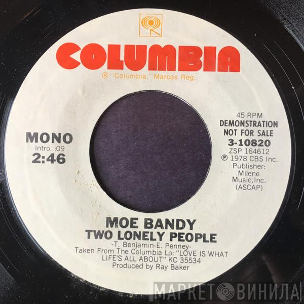  Moe Bandy  - Two Lonely People