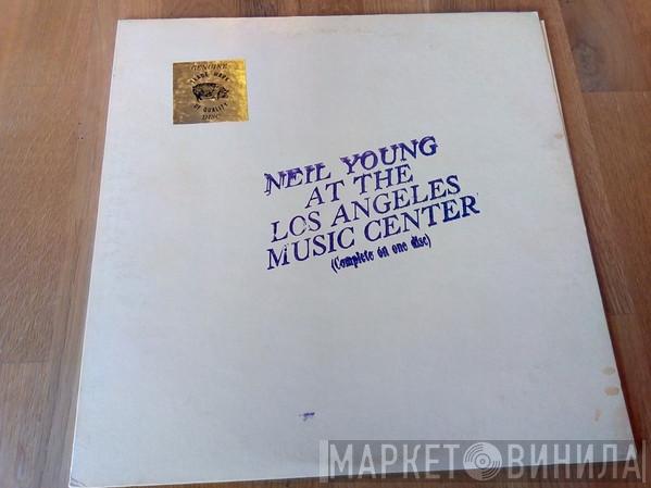  Neil Young  - At The Los Angeles Music Center