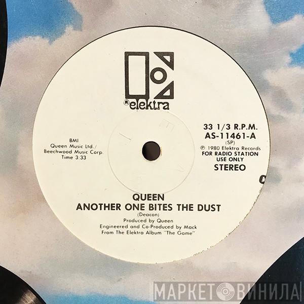  Queen  - Another One Bites The Dust