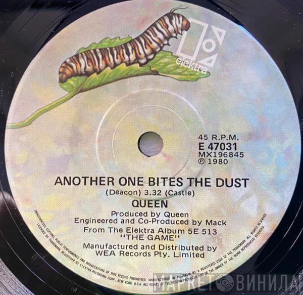  Queen  - Another One Bites The Dust